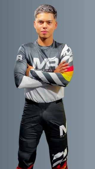 Set Motocross Junior 64 · Negro / Blanco